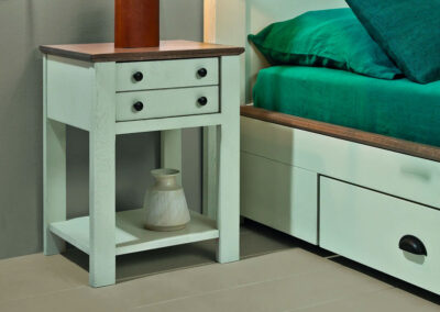 chevet en bois -style intemporel - rangement -