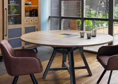 Table à manger en bois et pied en acier - avec rallonge - tendance