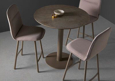 table en céramique - acier - pied central - plateau rond - moderne - tendance