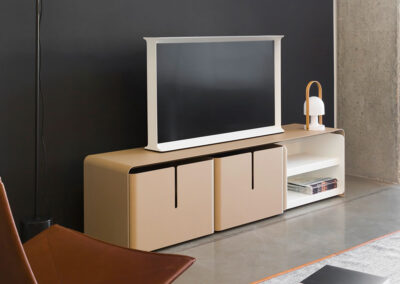 meuble TV, design moderne, rangement spacieux, matériaux de qualité, salon organisé, meuble télé contemporain, meuble TV élégant, mobilier fonctionnel