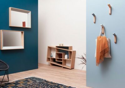Console en chêne massif, géométrique - couleurs - pratique et design